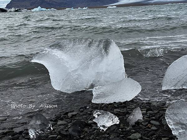 －＞美到難以形容！在傑古沙龍冰河湖 Jokulsarlon岸