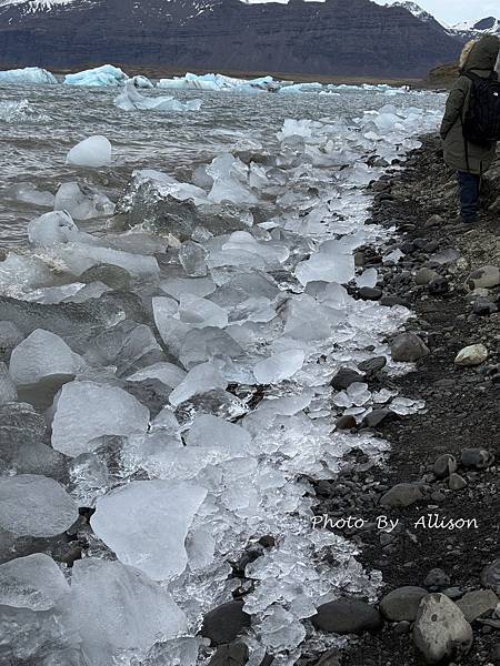 －＞美到難以形容！在傑古沙龍冰河湖 Jokulsarlon岸