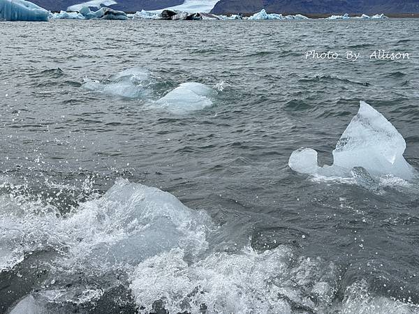 －＞美到難以形容！在傑古沙龍冰河湖 Jokulsarlon岸