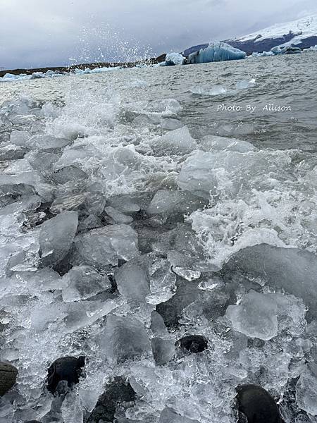 －＞美到難以形容！在傑古沙龍冰河湖 Jokulsarlon岸