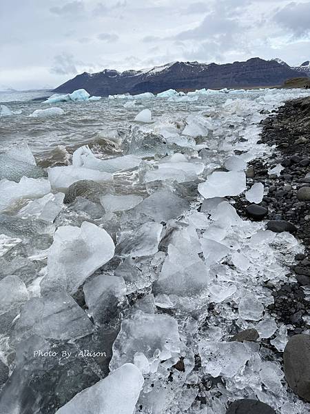 －＞美到難以形容！在傑古沙龍冰河湖 Jokulsarlon岸