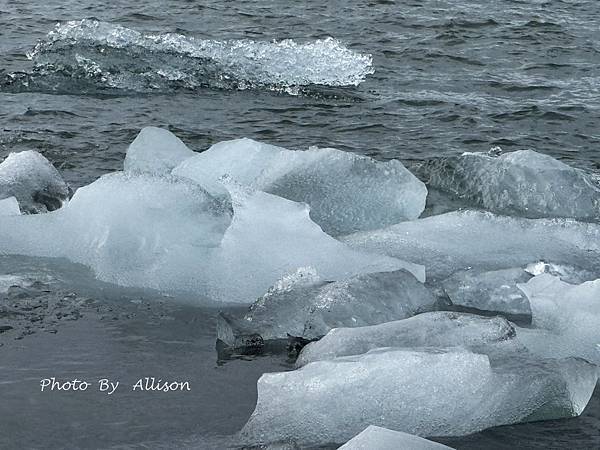 －＞美到難以形容！在傑古沙龍冰河湖 Jokulsarlon岸