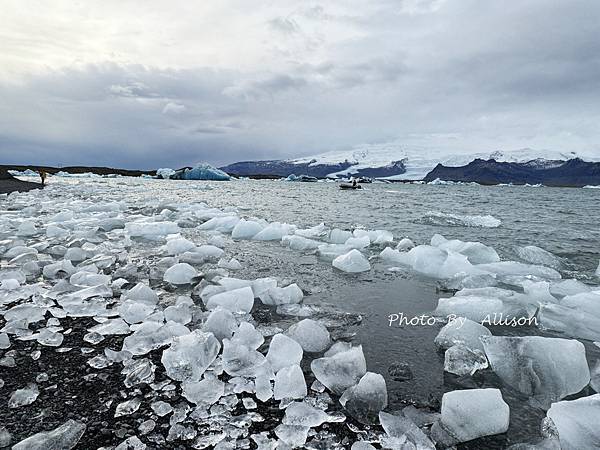 －＞美到難以形容！在傑古沙龍冰河湖 Jokulsarlon岸