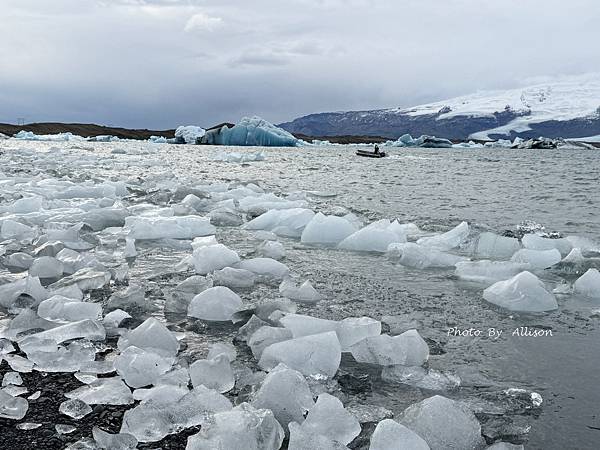 －＞美到難以形容！在傑古沙龍冰河湖 Jokulsarlon岸