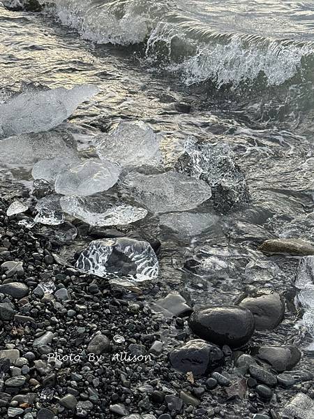 －＞美到難以形容！在傑古沙龍冰河湖 Jokulsarlon岸