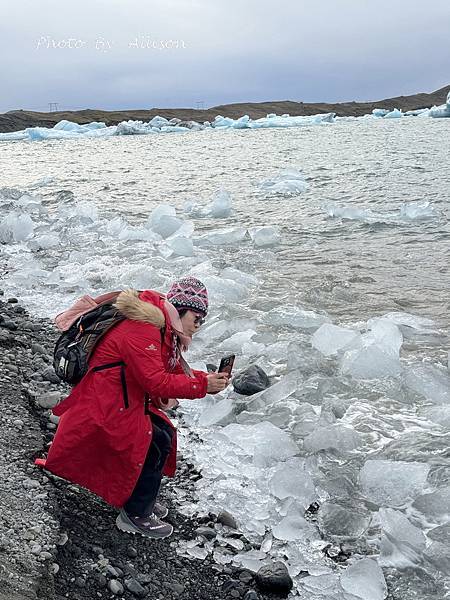 －＞美到難以形容！在傑古沙龍冰河湖 Jokulsarlon岸