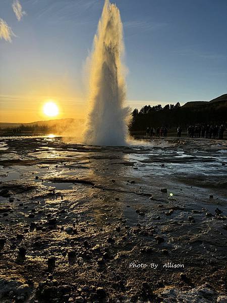 －＞  間歇泉Strokkur與極光 (2023年冰島紀行)