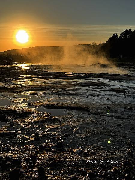 －＞  間歇泉Strokkur與極光 (2023年冰島紀行)