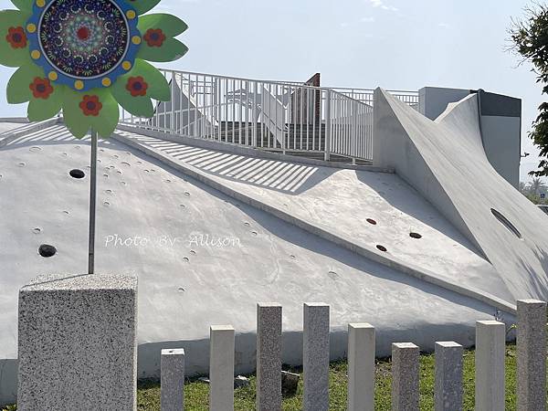 －＞【屏東景點】台灣最美小學在屏東！ 加祿國小枋山分校 暱稱