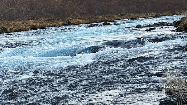 －＞冰島Bruarfoss 藍寶石瀑布....夢幻蒂芬尼藍…