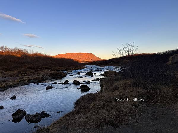 －＞冰島Bruarfoss 藍寶石瀑布....夢幻蒂芬尼藍…