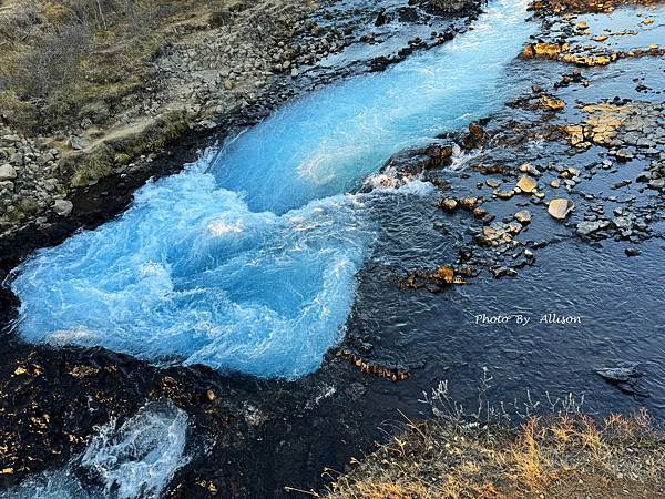 －＞冰島Bruarfoss 藍寶石瀑布....夢幻蒂芬尼藍…