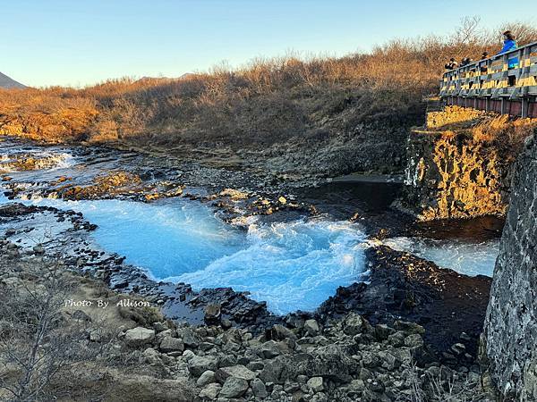 －＞冰島Bruarfoss 藍寶石瀑布....夢幻蒂芬尼藍…
