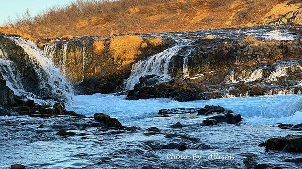 －＞冰島Bruarfoss 藍寶石瀑布....夢幻蒂芬尼藍…