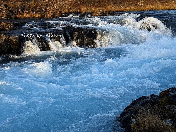 －＞冰島Bruarfoss 藍寶石瀑布....夢幻蒂芬尼藍…