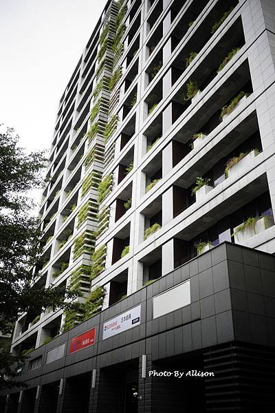 －＞台北酷建築－酷似「無臉男」的「砳建築」