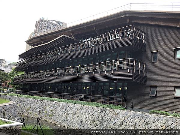 －＞綠建築北投圖書館－沒有浪得虛名