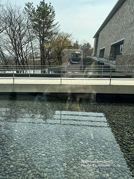 －＞詹姆斯‧特瑞爾(James Turrell)「光與空間」