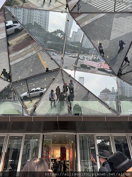 －＞【首爾】宛如璀璨寶石  Galleria百貨 光教店