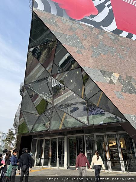 －＞【首爾】宛如璀璨寶石  Galleria百貨 光教店