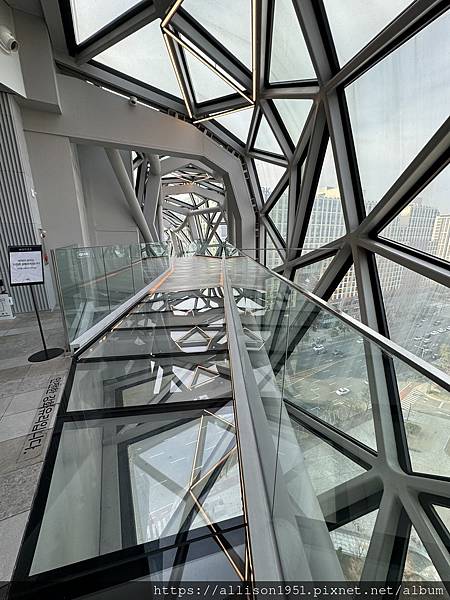 －＞【首爾】宛如璀璨寶石  Galleria百貨 光教店