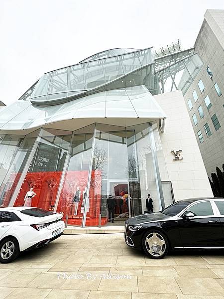 －＞來去首爾名店街追建築 SongEun藝術中心、LV 旗艦
