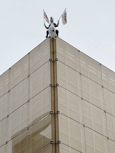 －＞來去首爾名店街追建築 SongEun藝術中心、LV 旗艦