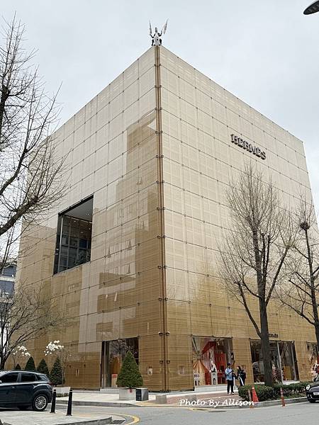 －＞來去首爾名店街追建築 SongEun藝術中心、LV 旗艦