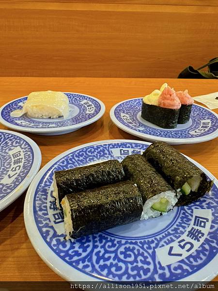 －＞藏壽司打牙祭巧遇扭蛋「吉伊卡哇」活動 + 芒果咖啡「冰球