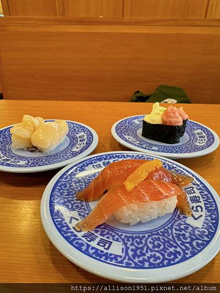 －＞藏壽司打牙祭巧遇扭蛋「吉伊卡哇」活動 + 芒果咖啡「冰球