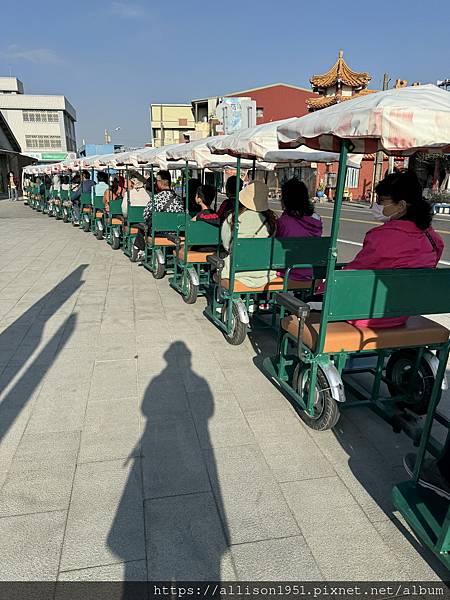 －＞浪漫鹽晶教堂、藍白風鍾愛鯨城、愛情樹幸福鐘…北門遊客中心