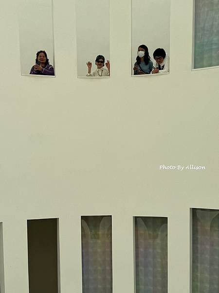 －＞建築比展品精彩的美術館-三星LEEUM美術館(上) 彩虹