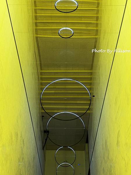 －＞建築比展品精彩的美術館-三星LEEUM美術館(上) 彩虹