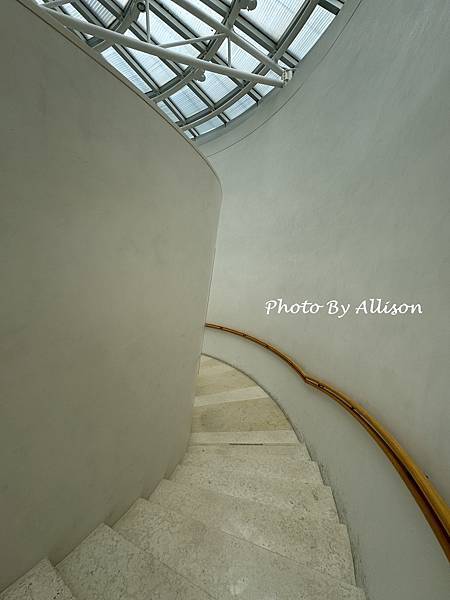 －＞建築比展品精彩的美術館-三星LEEUM美術館(上) 彩虹