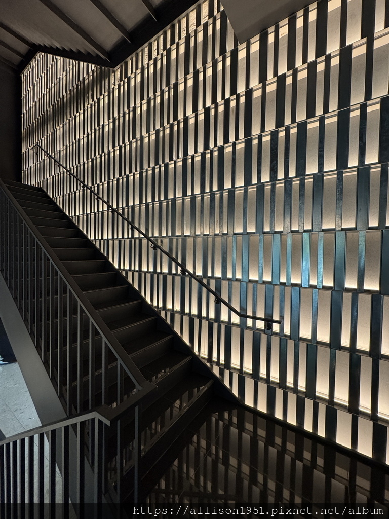 －＞蔦屋書店台中老佛爺店新開幕踩點： 180坪閱讀X藝術X社
