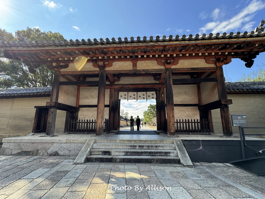 －＞奈良賞楓--飄浮在水上的中宮寺 + 擁有日本最古老的三重