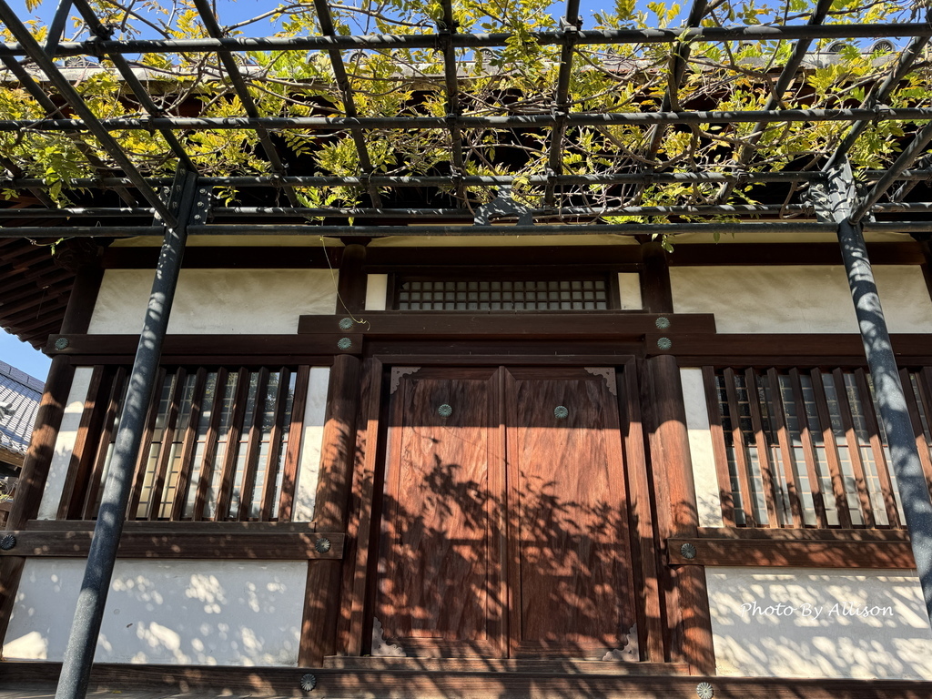 －＞奈良賞楓--飄浮在水上的中宮寺 + 擁有日本最古老的三重