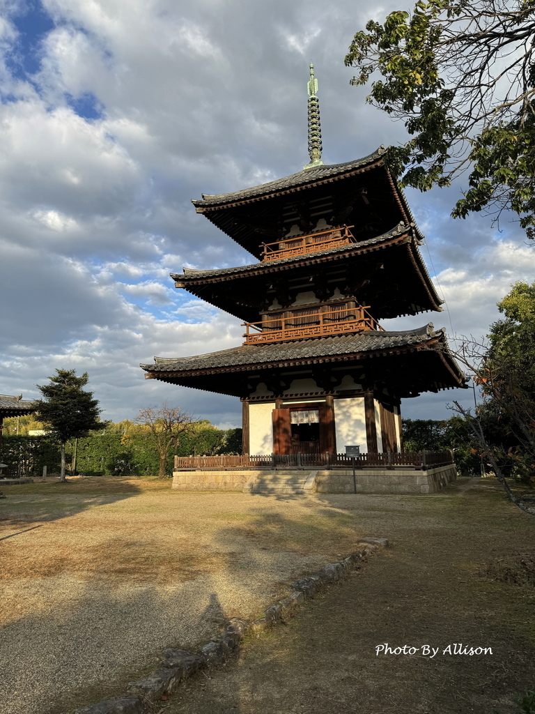 －＞奈良賞楓--飄浮在水上的中宮寺 + 擁有日本最古老的三重