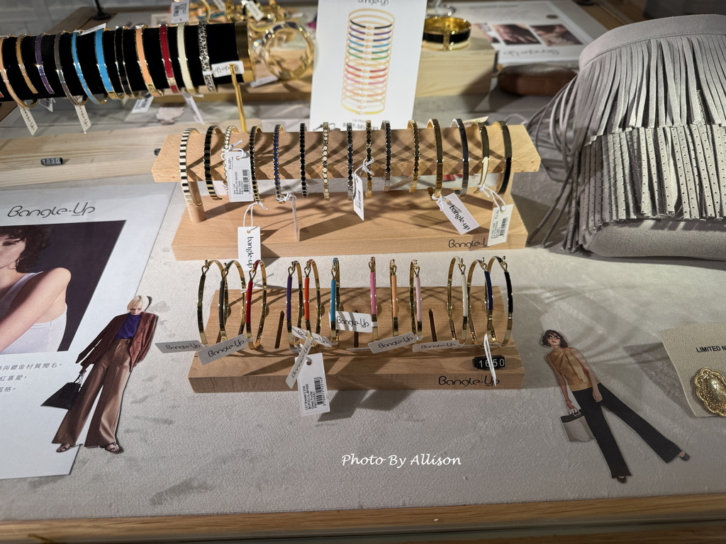 －＞書香X咖啡香 蔦屋書店台中市政店－依然是台中最美書店