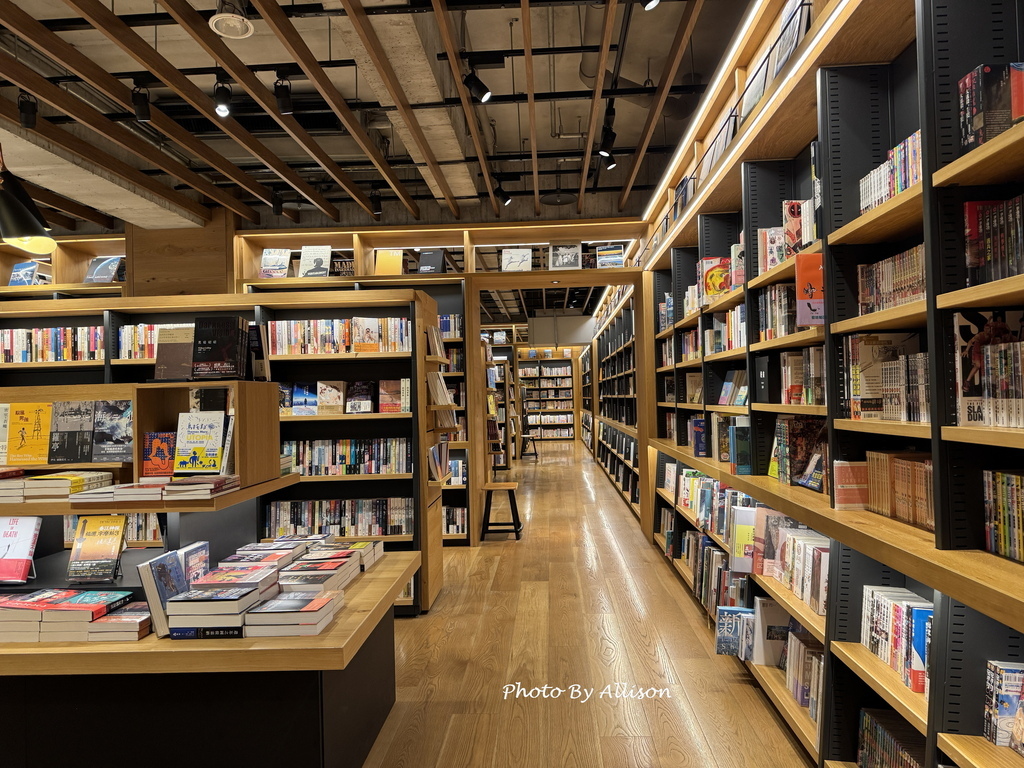 －＞書香X咖啡香 蔦屋書店台中市政店－依然是台中最美書店