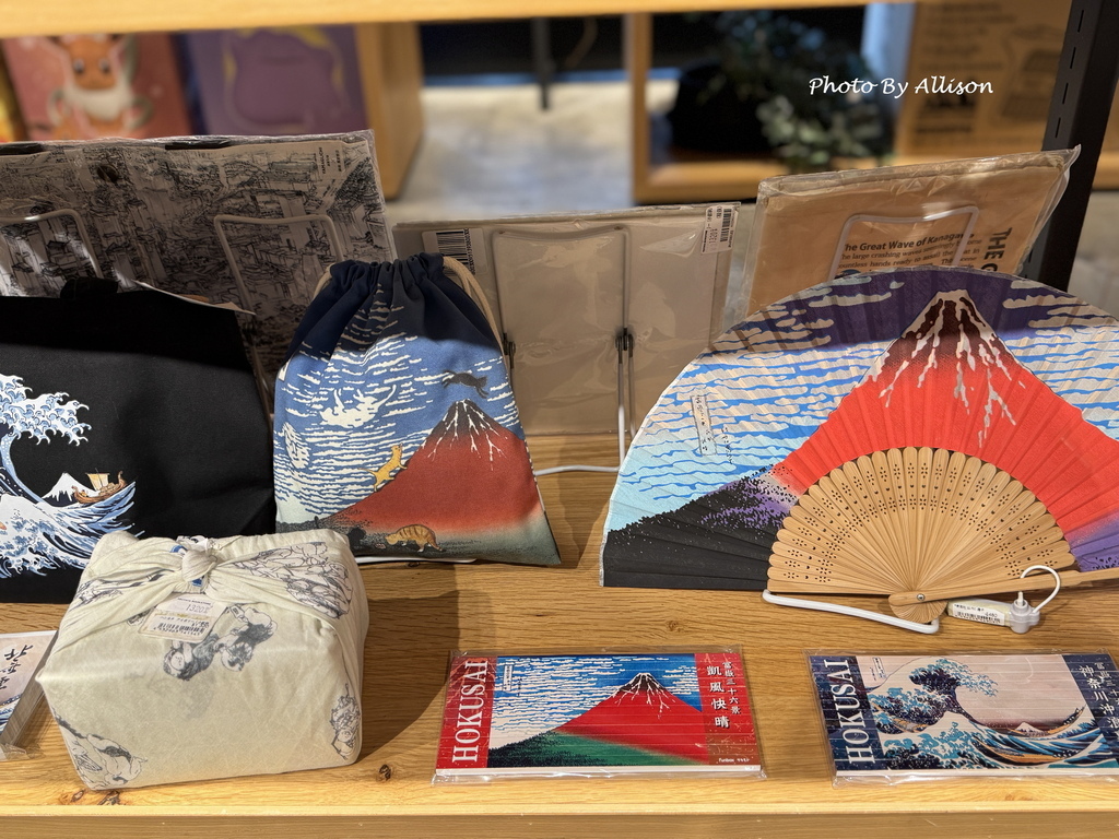 －＞書香X咖啡香 蔦屋書店台中市政店－依然是台中最美書店