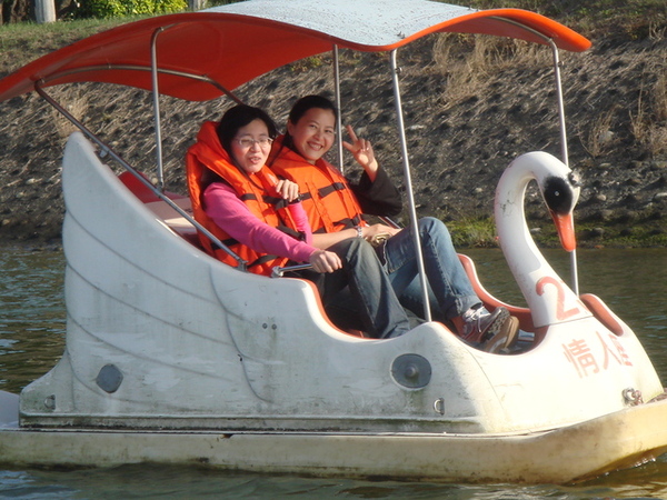 那我們是二個腳酸的白天鵝