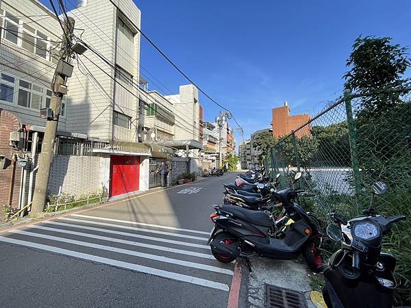 1398  清大三房平車  東園學區  少戶單純社區  學校