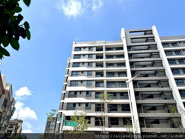 1888萬，明新重劃區全新三房雙平面車位，單層排氣，近學校有