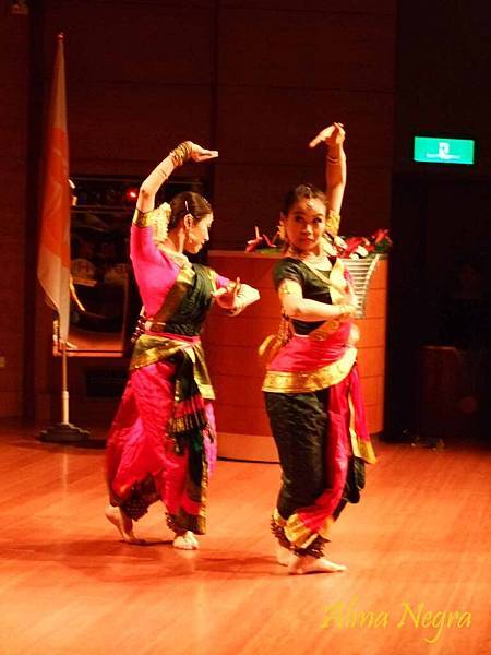 開場舞。印度古典舞-1.jpg
