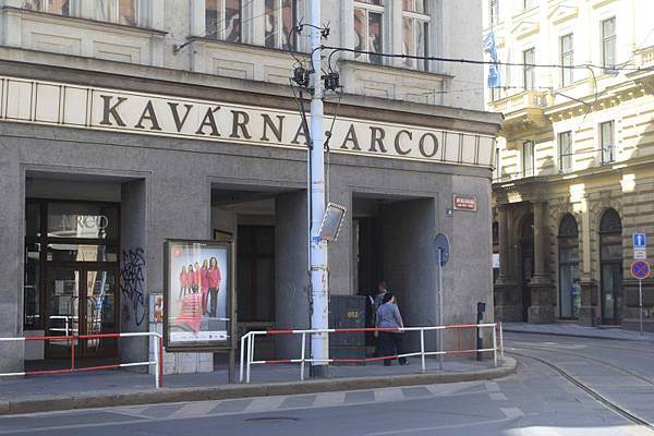 20120515~20120521_038_Kavarna Arco@Prague.JPG