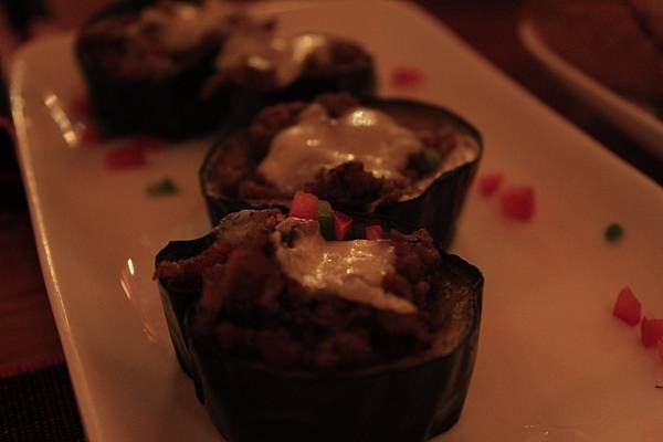 20130615_022_HCMC_La Habana_Berenjetas con carne (eggplant stuffed w minced meat& chorizo).JPG