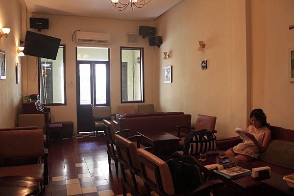 20130623_013_HCMC_Cafe Bar Kesera.JPG