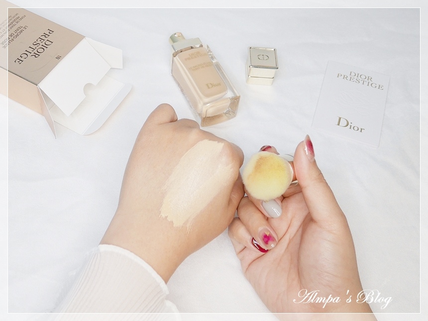 Dior 精萃再生花蜜微导粉底