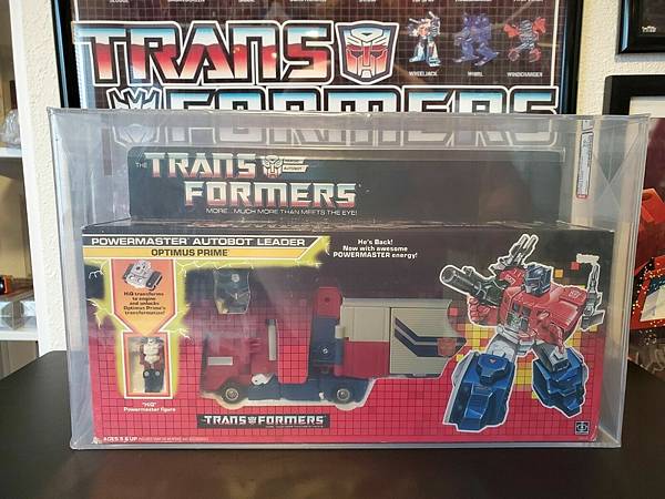 En1VboPXcAIhJte Powermaster Optimus Prime AFA 70 MISB.jpg